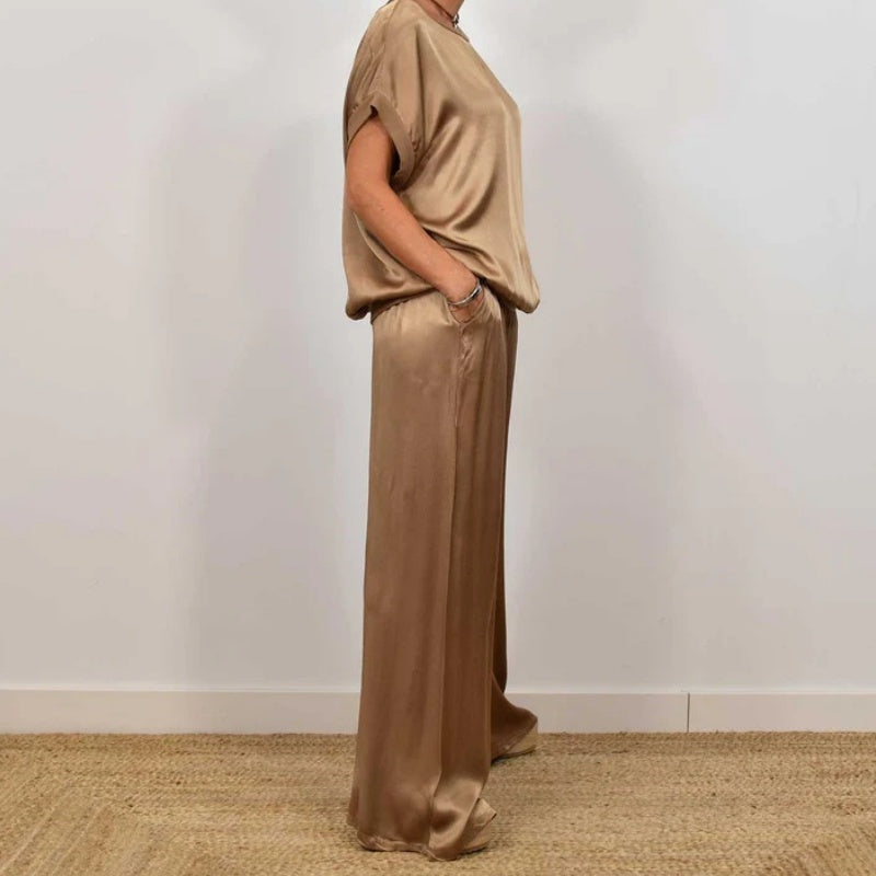 Women's Flowing Two-Piece Set - Blouse & Wide-Leg Pants