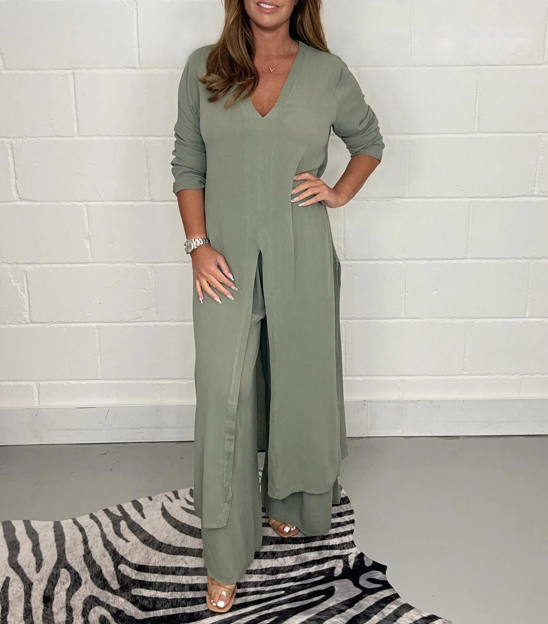 Women's Wide-Leg Two-Piece Set - Flowy Blouse & Trousers - Beige