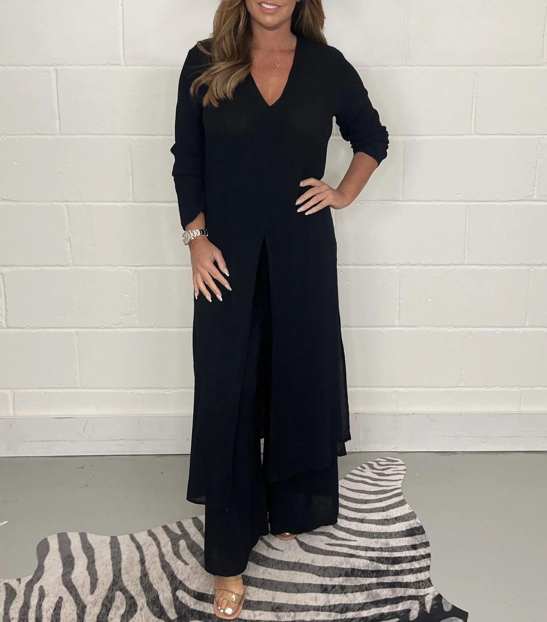 Women's Wide-Leg Two-Piece Set - Flowy Blouse & Trousers - Black